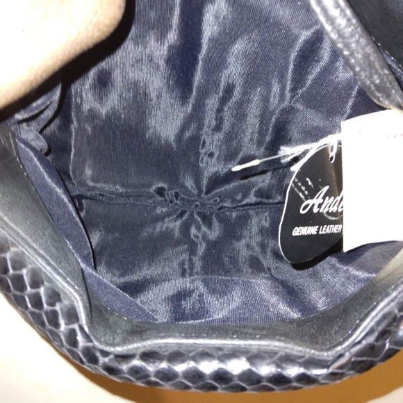 Nwt Ande Genuine Leather Crossbody - Picture 5 of 5